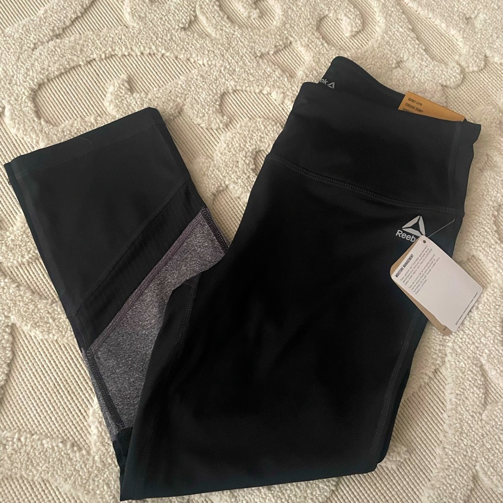Brand New Women’s Reebok Skinny Capri Yoga Pants